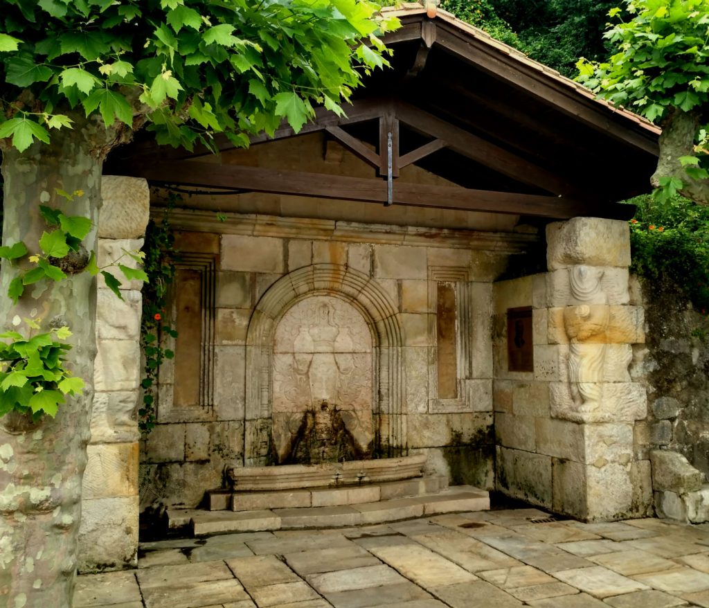 Turismo Rural de Ribadesella – ARITUR El Paseo de la Grúa en Ribadesella.